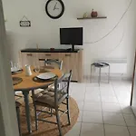 L'enclos Bleu, - Marais Poitevin Avec Piscine Chauffee Apartmán *