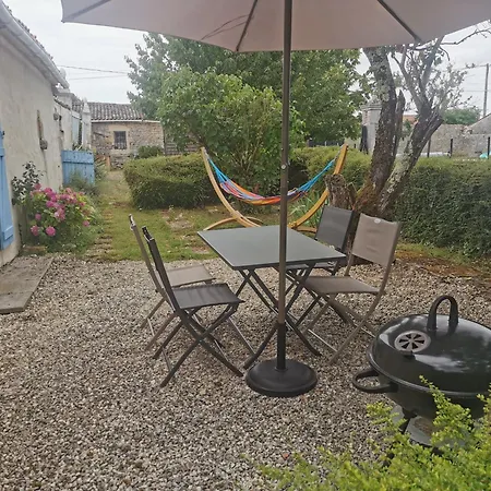 L'enclos Bleu, - Marais Poitevin Avec Piscine Chauffee Chaille-Les-Marais