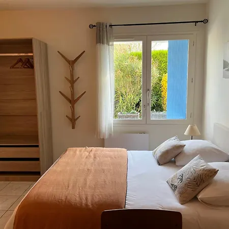 L'enclos Bleu, - Marais Poitevin Avec Piscine Chauffee *