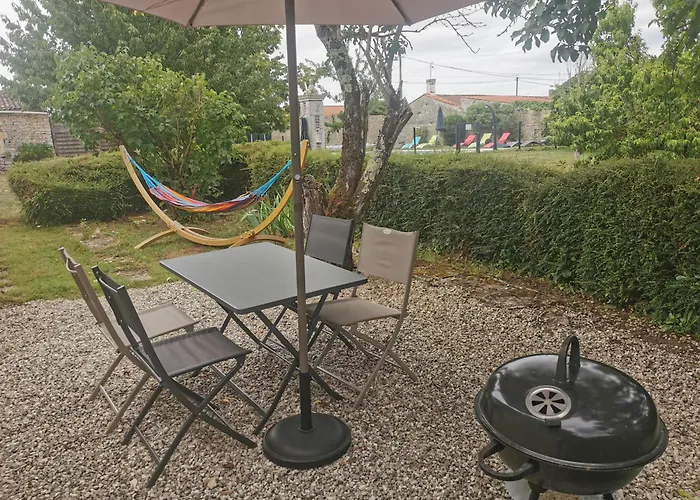 L'enclos Bleu, - Marais Poitevin Avec Piscine Chauffee Daire Chaille-Les-Marais