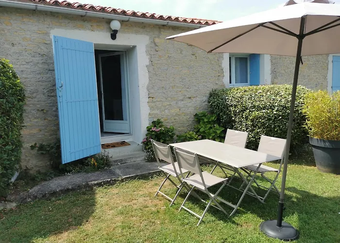 L'enclos Bleu, - Marais Poitevin Avec Piscine Chauffee Chaille-Les-Marais